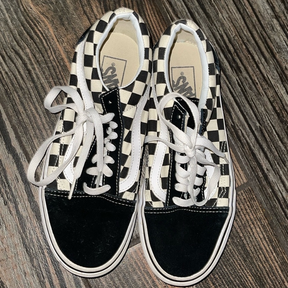 Vans off the wall black and white checkered men’s size 6.5 women’s size 8.